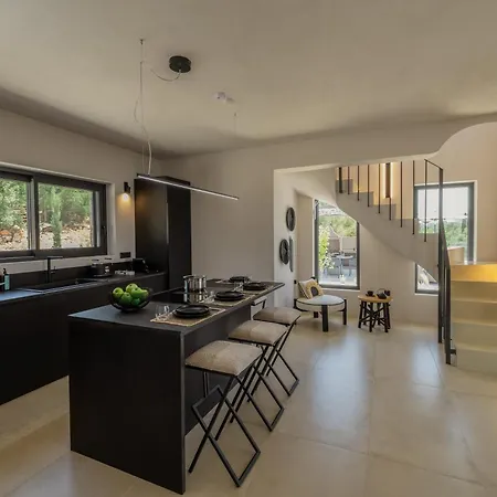 Chi - Yagi Villa Khalikerí